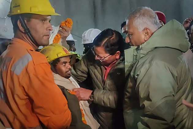 Uttarakhand Tunnel News Live Update: All 41 workers trapped inside the Silkyara tunnel successfully rescued