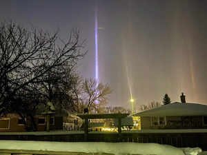 Canada night sky dazzles with stunning light pillars. What are these?