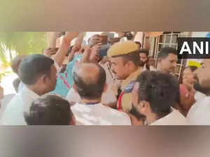 Telangana polling: Scuffle breaks out at Jangaon assembly constituency