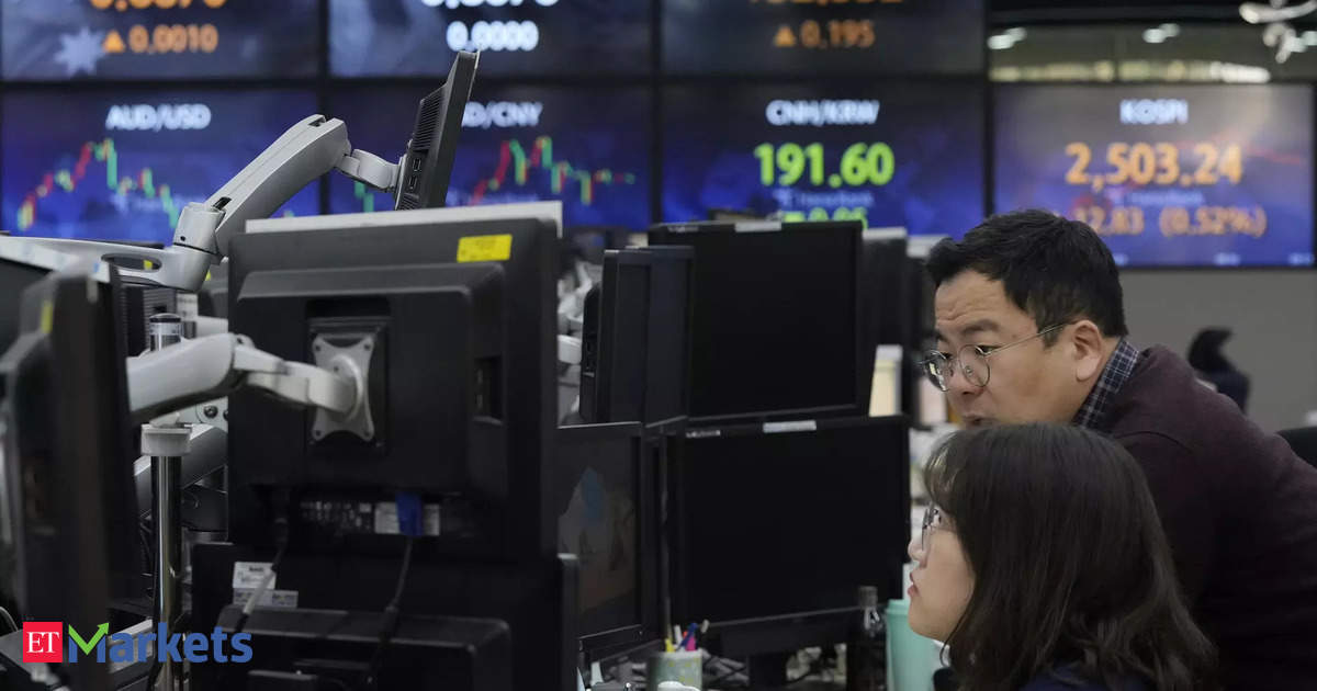 Asian stocks slide as focus turns to US jobs
