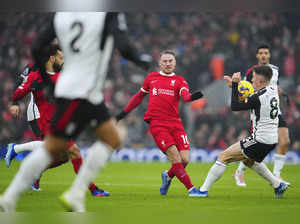 Liverpool score two late goals in 4-3 win against Fulham