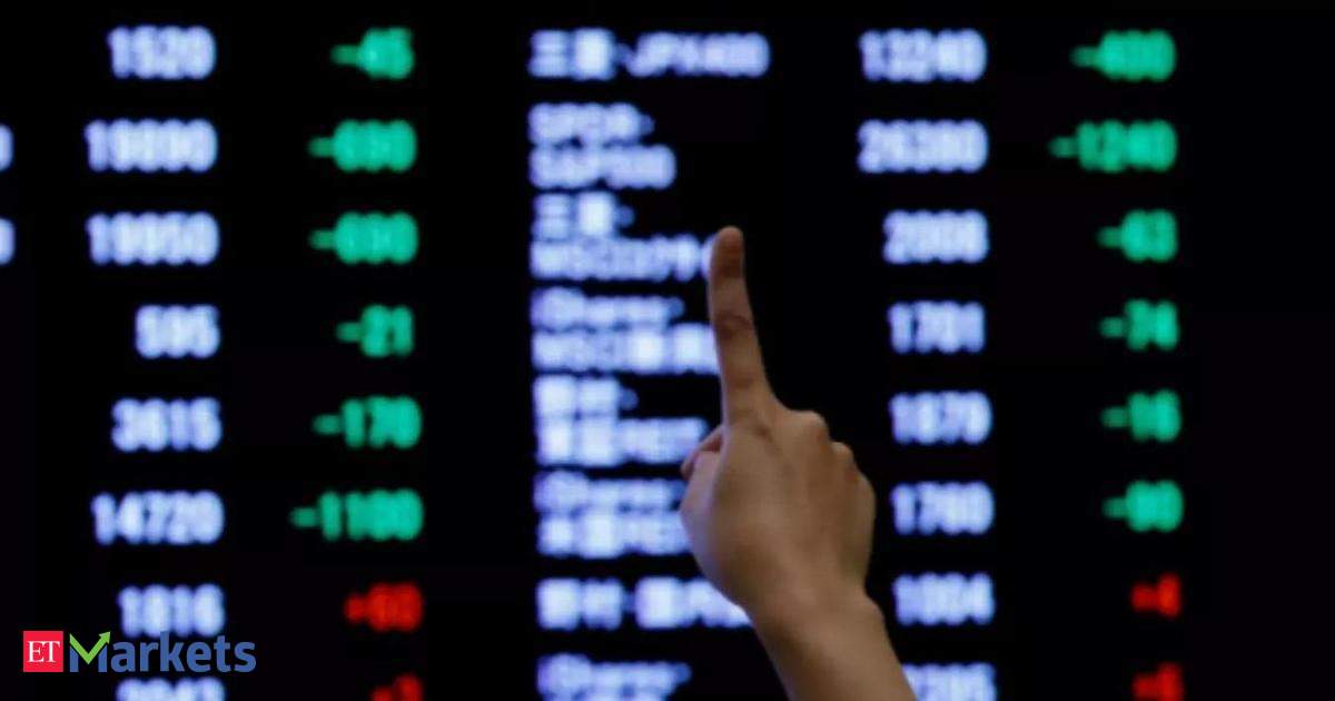 China blue-chip stocks hit 5-year lows, yuan eases after Moody’s move