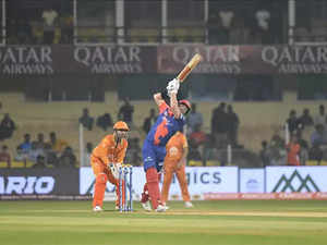Gautam Gambhir, Sreesanth get in heated argument during Legends League Cricket match