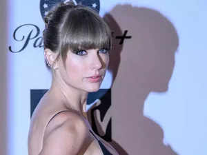 Taylor Swift at "Poor Things" movie premiere to support her best friend