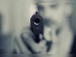 Brother shoots sister dead for talking to man on phone in UP