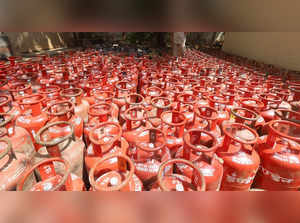 MP govt to provide LPG cylinder at Rs 450 under Ujjwala and Ladli Behna schemes