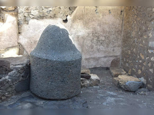 Bakery 'prison' uncovered in Ancient Rome's Pompeii