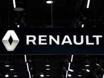 Renault to sell 5% of Nissan stake, to book 1.5 bln euro loss