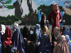 Iran: Lack of jobs pose major challenge to Afghan immigrant women