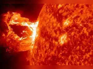 Powerful solar flare knocks out radio communications