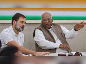 New Delhi: Congress President Mallikarjun Kharge with party leader Rahul Gandhi ...