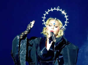 Madonna: I was in induced coma for 48 hours after my lung and kidneys failed. Everything you should know
