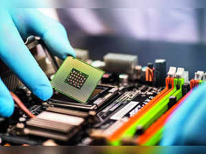 US to Gather Info on Chipmaking Firms in China
