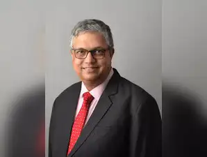 Opt for flexi cap, mid cap or large cap funds for fresh investments: Naren of ICICI Prudential Mutua:Image
