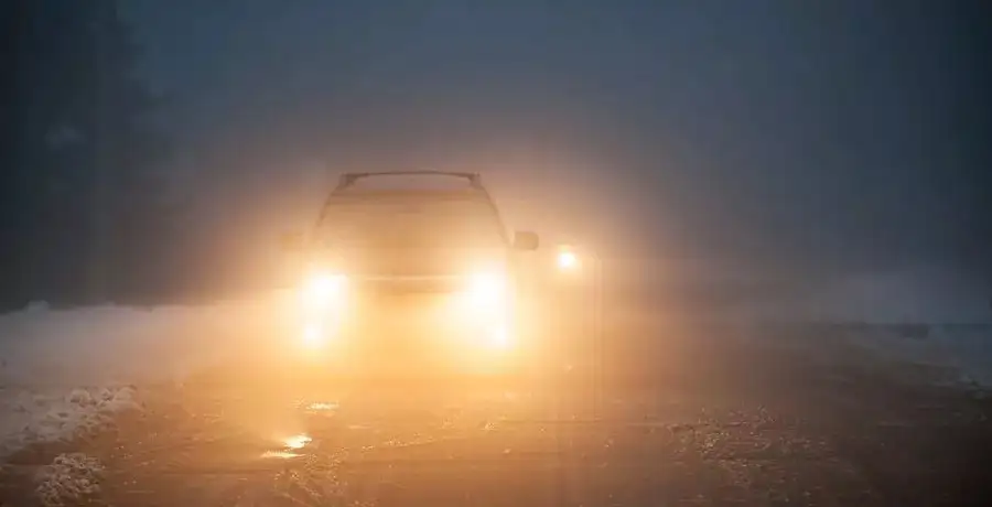 Safety tips for driving in fog - Vimarsana News