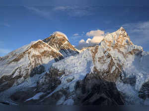 **EDS: WITH STORY** Nepal: A view of Mt. Everest, the highest mountain above the...