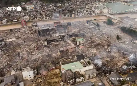 Japan tsunami live footage