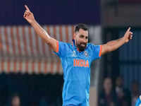 World Cup: India vs England: Indian cricket team pays tribute to Bishan  Singh Bedi by sporting black armbands in Men's ODI World Cup clash - The  Economic Times