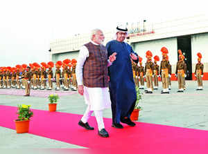 Modi Holds Roadshow with UAE Prez