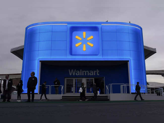 Walmart experiments with AI to enhance customers' shopping experiences