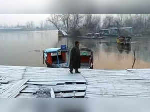 Kashmir grapples with prolonged cold wave