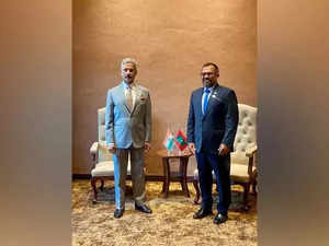 Maldivian foreign minister meets EAM Jaishankar, exchanges views on withdrawal of Indian military personnel.