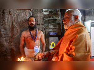 ​PM Modi visited the historic Veerbhadra Temple​