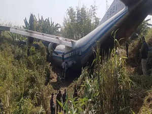 Burmese army plane crashes at Mizoram's Lengpui airport; six people injured