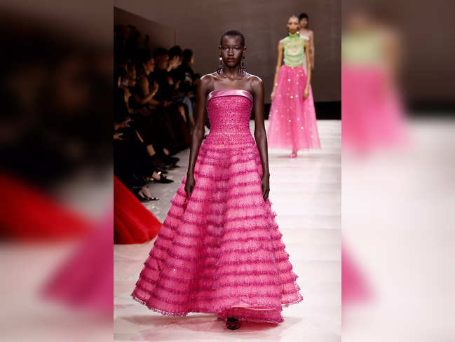 Giorgio Armani showcases gorgeous, glittering gowns on Paris haute ...
