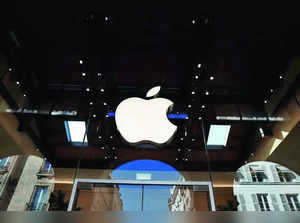 Apple Plans New Fees, Restrictions for Downloads: WSJ