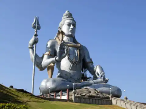 Making of the statue