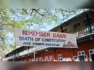 Clashes erupt between Pune FTII students, Right-wingers over Babri banner