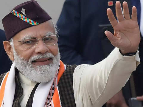 Modi continues turban tradition this Republic Day with 'halari pagdi'  gifted by Jamnagar royals