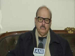 "If Nitish switches sides again, his image will...": Congress' Tariq Anwar on Bihar political instability