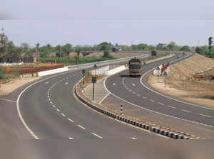 Govt NBFC, REC Ltd, signs MoUs worth Rs 16,000 Cr for highway projects