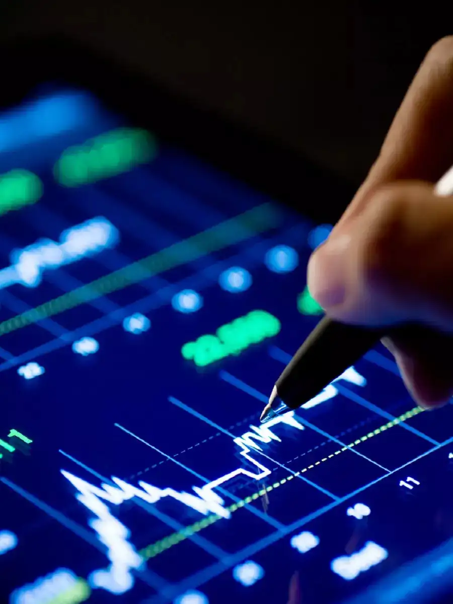 Positive Breakout: CRISIL and 3 other stocks cross above their 200 DMA - Vimarsana News
