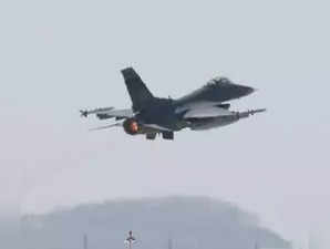 US fighter jet crashes off S.Korea's western coast; pilot rescued