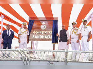 **EDS: IMAGE VIA PIB** Visakhapatnam: Defence Minister Rajnath Singh with Chief ...