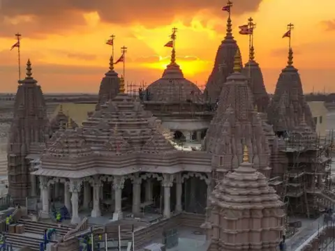 108 ft Mandir