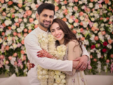 Shoaib Malik-Sana Javed share pics from honeymoon. Netizens react strongly