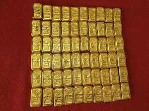 West Bengal: BSF thwarts gold smuggling attempt, apprehends truck driver with 60 gold biscuits