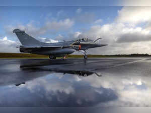 This photograph taken October 19, 2023 shows a French multirole fighter aircraft Rafale F4 on the ground of the French Navy airbase of Landivisiau, western France.