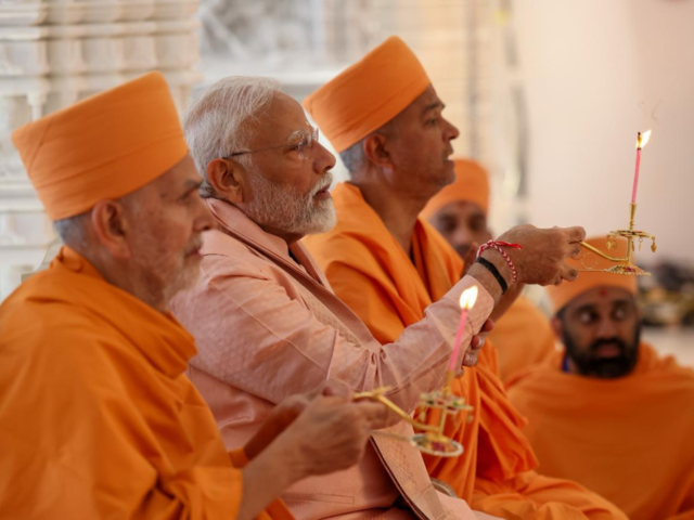PM Modi performs ​traditional Hindu rituals