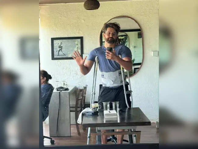 Hrithik Roshan pulls a muscles, shares picture with crutches, waist brace