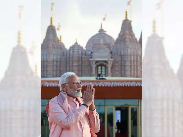 PM inaugurates BAPS Hindu Mandir