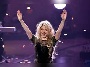 Shakira returns with a roar in 'Las Mujeres Ya No Lloran'