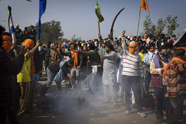 Farmers Protest Highlights News: Haryana govt extends suspension of mobile internet services in 7 districts till Feb 21