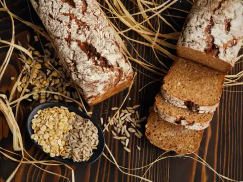 Roasted apple & cinnamon oat bake