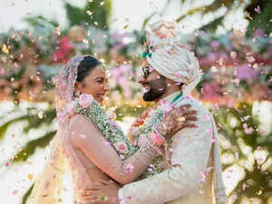 ‘Forever’ starts now! Newlyweds Rakul Preet Singh-Jackky Bhagnani drop pics from pastel-themed weddi:Image