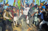 Farmers' protest: SKM observes 'black day', burns effigies of BJP leaders